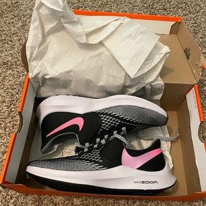 WMNS Nike Zoom Winflo 6, size 7.5